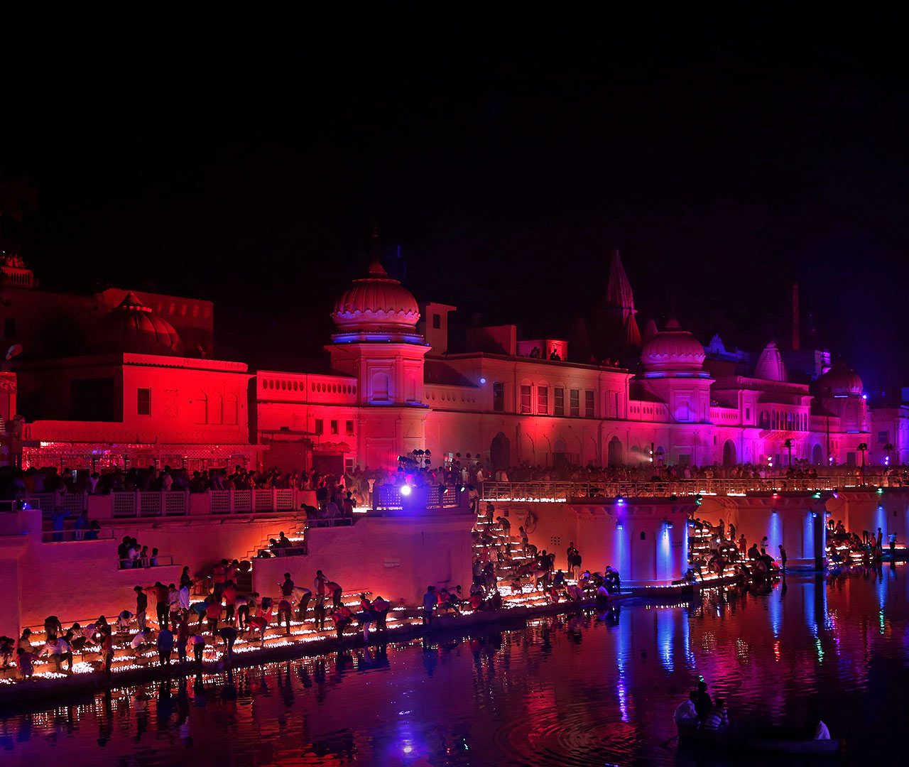 Saryu River Diyas – Bing Wallpaper Download