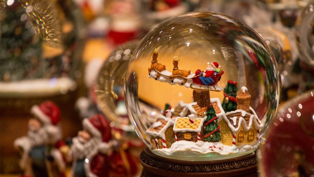 Santa Snowglobe