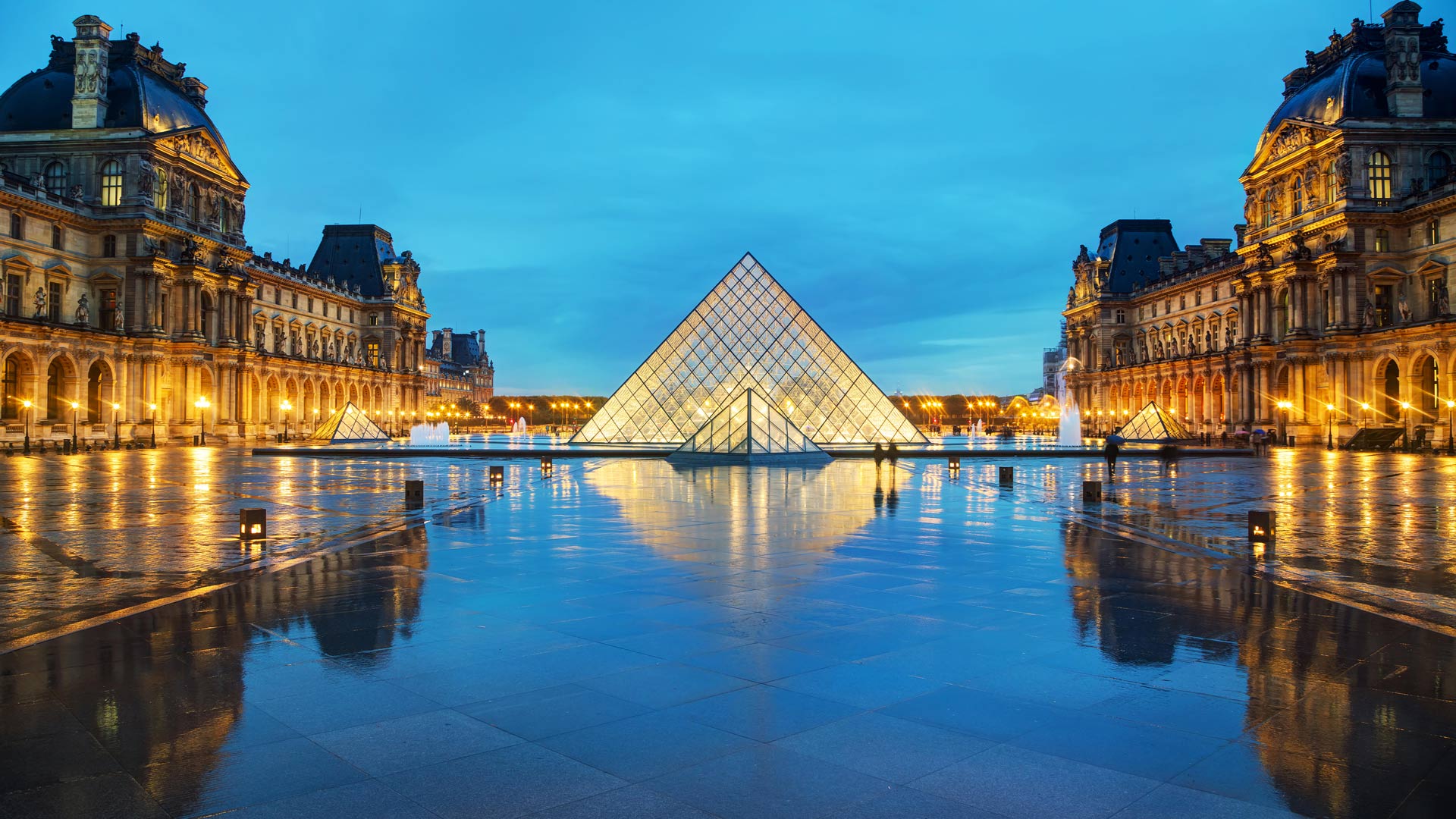 Louvre Rainy Day